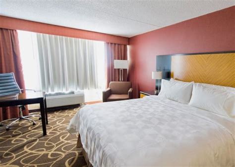 11 BEST HOTELS near NEWARK AIRPORT