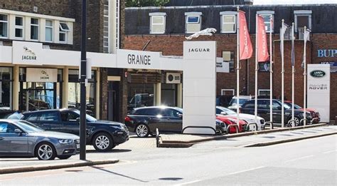 Grange Land Rover Woodford | Car dealership in London | AutoTrader