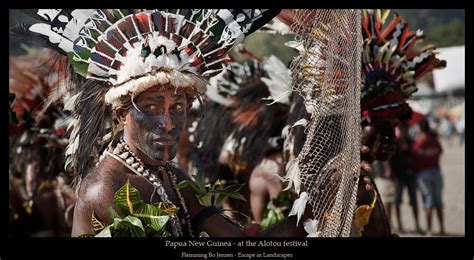 The Story of the Alotau Festival of Canoes - Flemming Bo Jensen