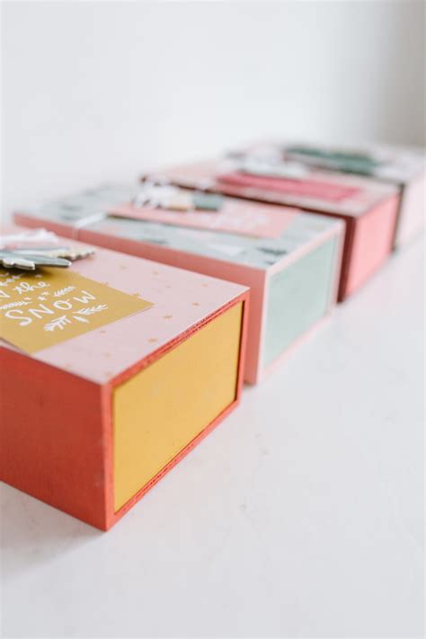 How to Make a DIY Gift Card Box for Holiday Gifts | The Pretty Life Girls