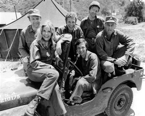 TV BANTER : The cast of M*A*S*H and trivia about the show