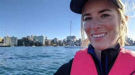 Sydney Harbour shark attack victim Lauren O'Neill thanks 'heroic' neighbours - BBC News