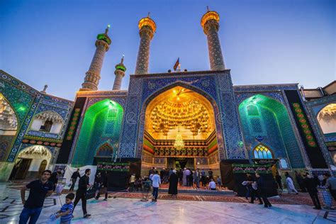 Fatima Shrine in Qom editorial stock image. Image of entrance - 151077049