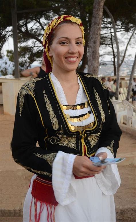 Pin on Greek Dances - Cretan costumes (Οι χοροί της Κρήτης - Οι ...