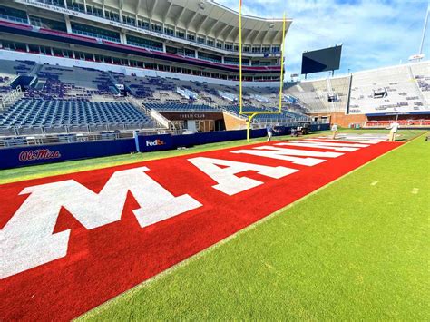 Ole Miss Honoring Eli Manning With Special "Manning" End Zones