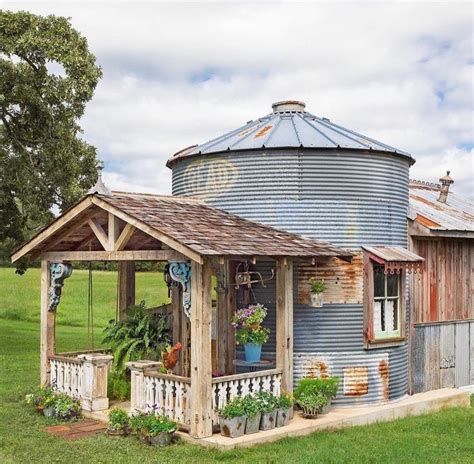 Pin by Alma L Fuentes on Life on the FARM | Silo house, Grain bin house, Backyard getaway