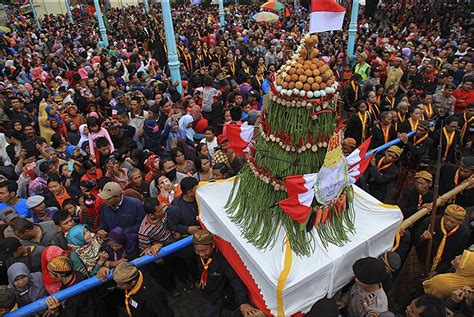 Siapa Penggubah Syair Cinta Nabi Barzanji (1): Tradisi Pembacaan ...