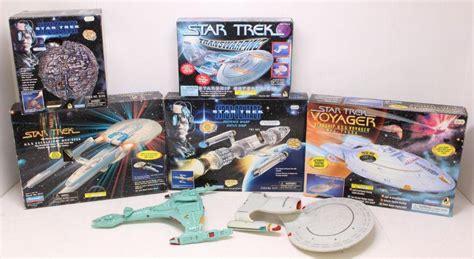 Star Trek: A collection of assorted boxed Playmates Star Trek collectables to comprise: Borg ...