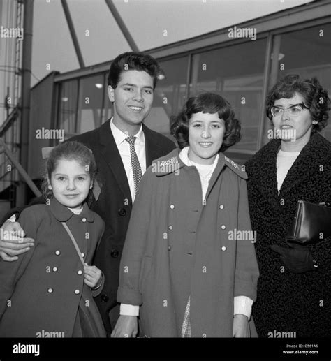 Cliff richard and family hi-res stock photography and images - Alamy