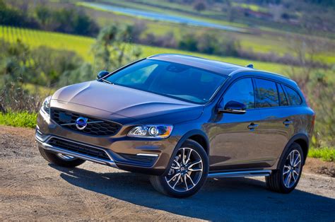 2015 Volvo V60 Cross Country Review