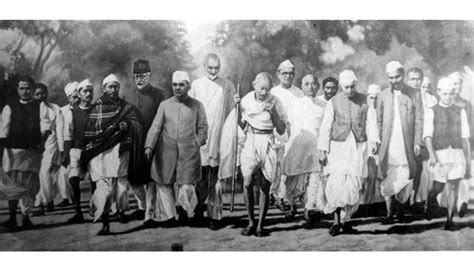 Mahatma Gandhi begins civil disobedience march - Bangladesh Post