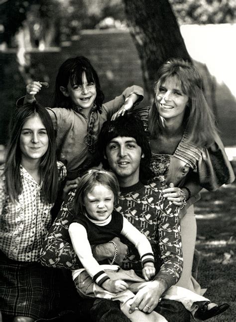 Paul and Linda McCartney with their daughters; Heather, Mary and Stella. Los Angeles. 1975 : r ...