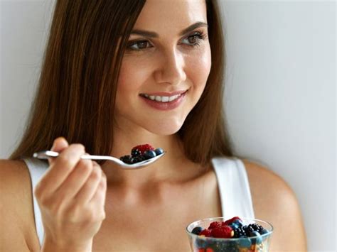 Want to lose weight? Eat berries to help you slim down and cut belly fat fast | Health Tips and News