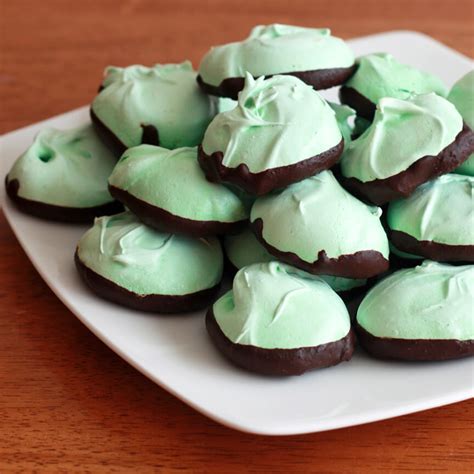 Mint-Chocolate Meringue Cookies - Women Fitness