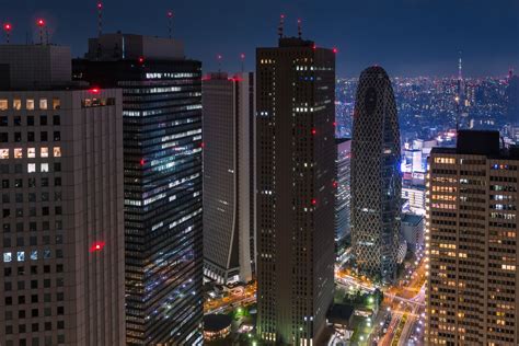 Shinjuku skyscraper district, Tokyo | Skyscraper, Futuristic city, Concept ships