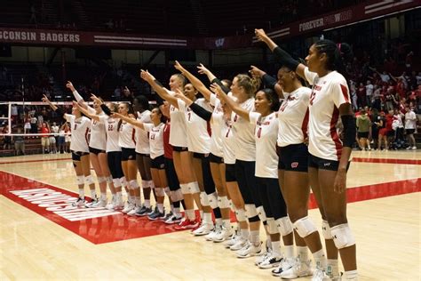 Wisconsin Badgers volleyball hasn’t lost a set in a month, and we need to talk about it