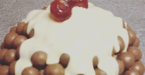 Malteser Christmas Pudding Cake