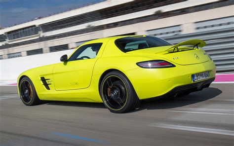 Mercedes-Benz SLS AMG Electric Drive Quick Drive - Motor Trend