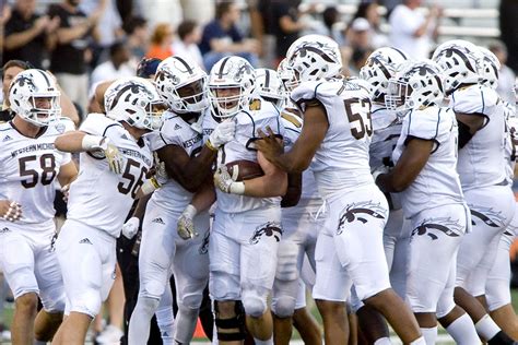 2016 MAC Football Preview: Western Michigan Broncos vs. Akron Zips - Hustle Belt