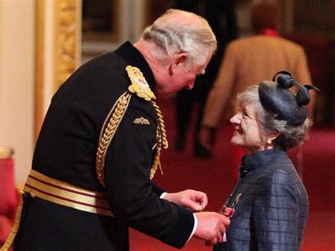 Queen actress Julia McKenzie returns to Buckingham Palace to collect CBE | Guernsey Press