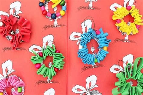 Whoville Wreath Homemade Ornaments | AllFreeKidsCrafts.com