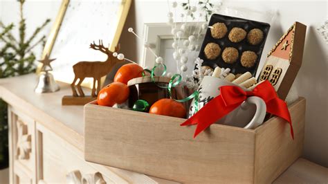 How to Create a DIY Christmas Hamper that's Sure to Impress — Hampshire ...