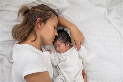 Co-Sleeping With Your Child: Pros and Cons - MattressNextDay