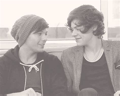 When they looked at each other like this. | 46 Times Harry Styles And Louis Tomlinson Proved ...