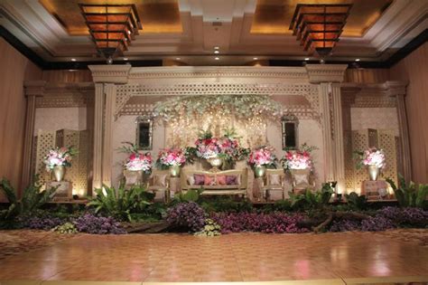 Ichan & Rani Wedding at Grand Ballroom by Grand Hyatt Jakarta | Bridestory.com