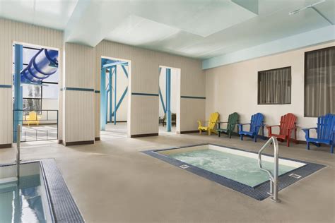 Travelodge by Wyndham Edmonton West | Edmonton, AB Hotels