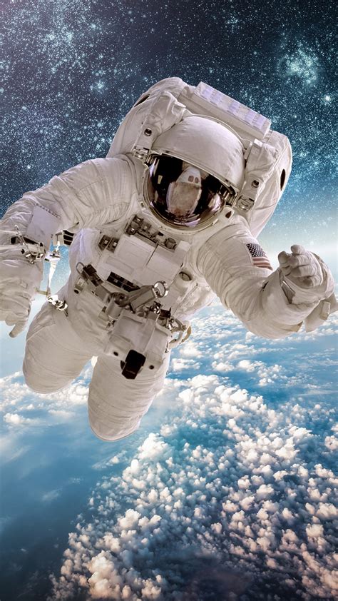 Astronaut Earth Space 4K #20f Wallpaper PC Desktop