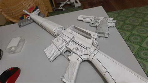 m16a1 and m1911a1 : r/papercraft