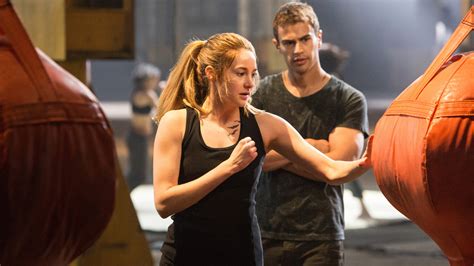 Veronica Roth Records Divergent Movie Commentary | Den of Geek