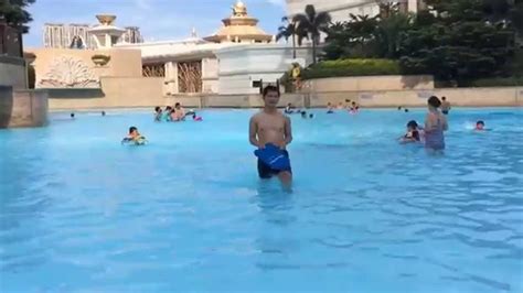 20140829 galaxy hotel Macau pool #2 - YouTube