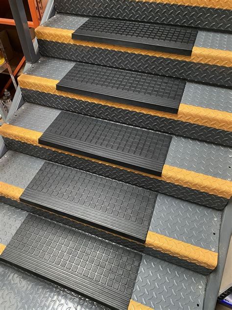 Rubber Stair Tread Heavy Duty Non-Slip Stair Pads, Outdoor & Indoor ...