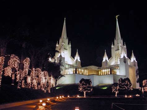 Spectacular Christmas Light Displays at LDS Mormon Temples | Christmas ...