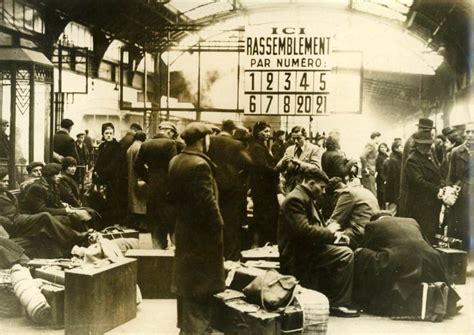 38 Amateur Photos That Capture Daily Life of Paris Under Nazi ...