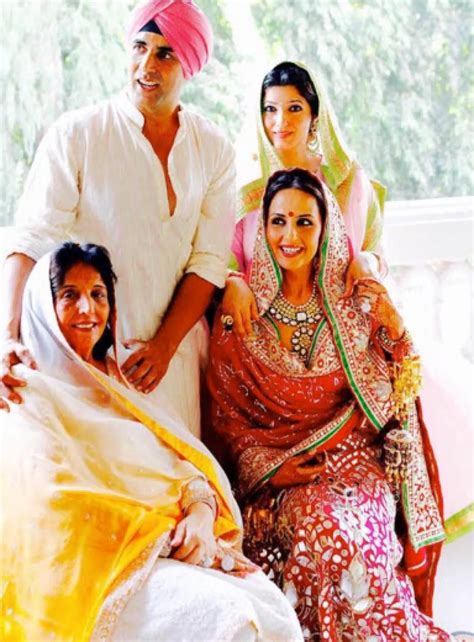 Akshay Kumar's Lovely Gesture For His Mom Amidst Tight Schedules Won ...