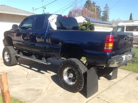 Sell used 2001 Chevy Silverado 2500HD lifted 4x4 39k miles 8.1 wipple supercharger in Redwood ...