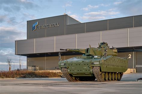 Rheinmetall presenta el primer Vehículo de Combate de Infantería (IFV) Lynx KF41 fabricado ...