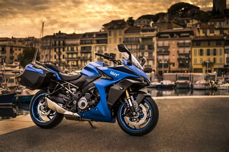 Motorrad Vergleich Suzuki GSX-S1000GT 2022 vs. Yamaha FZ1 Fazer 2007