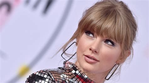 Taylor Swift Is Making Another Political Statement on Instagram | Glamour