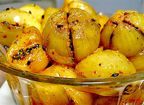 Delicious Onion Pickle Recipe from Rajasthani Cuisine