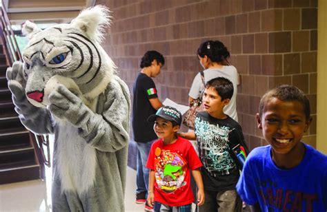 Kirn adopts Abraham Lincoln High School's Lynx mascot