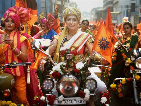 Maharashtrans flaunt traditional swag on Gudi Padwa - Coz it's New Year ...