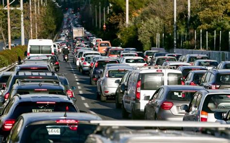 Municipal authority seeks help to tackle Athens traffic jams | News | ekathimerini.com