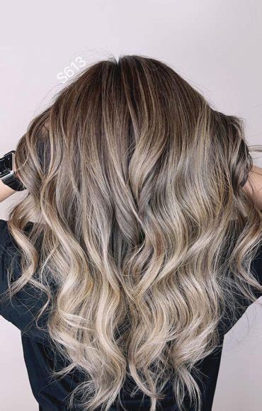 Refreshing Hair Color Ideas for the Sunny Season : Smokey Sand Blonde