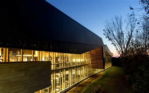 Boise Library in Montreal - e-architect