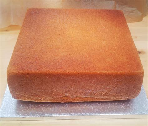 Charlie makes cakes: Lemon madeira cake (10 inch square)