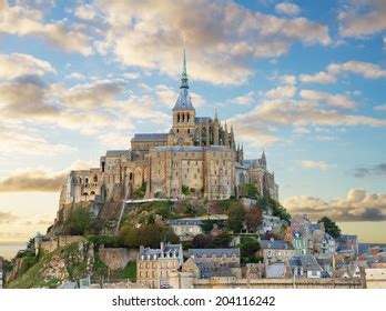 Close Mont Saint Michel On Sunset Stock Photo 204116242 | Shutterstock